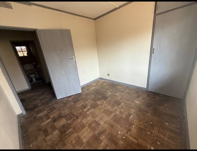 3 BEDROOM HOUSE FOR SALE IN VANDERBIJLPARK CE 2